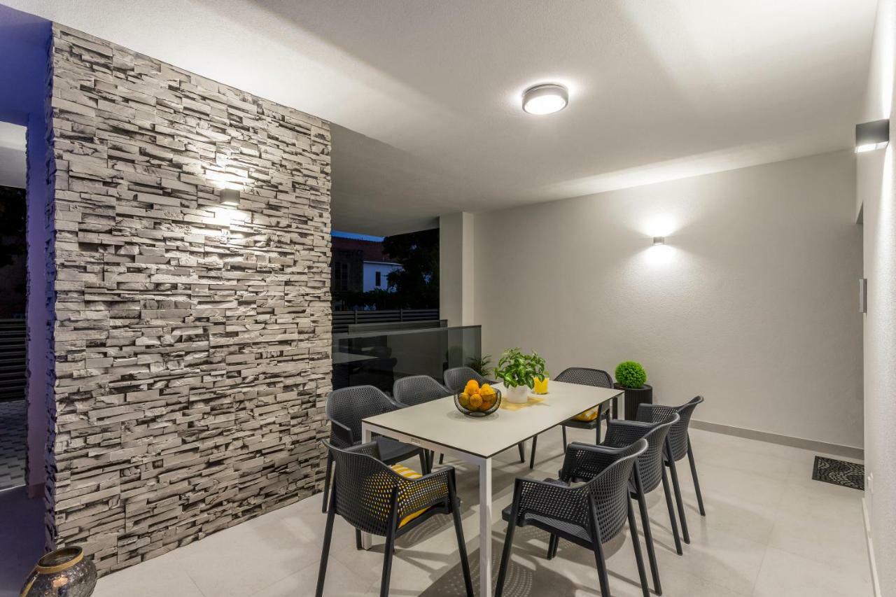 Villa Ema Kastela With Private Heated Pool Bagian luar foto